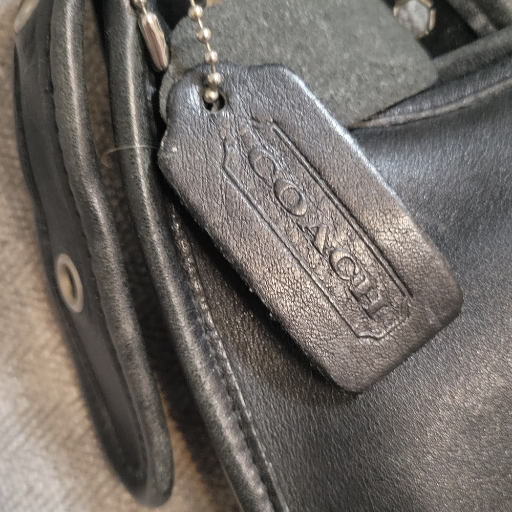 EUC | COACH | LEATHER | PURSE - Picture 3 of 4